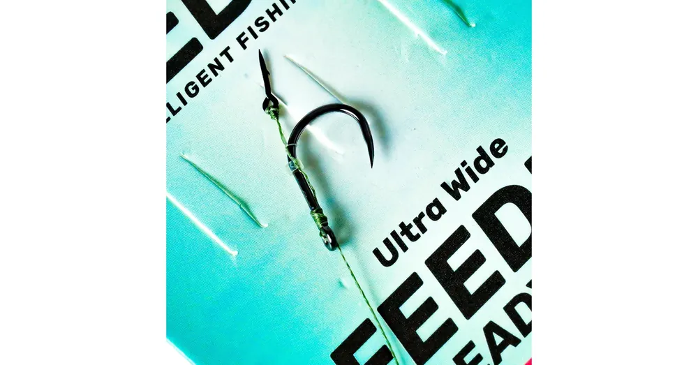 SEDO Ultra Wide Feeder - Előkötött Feeder előke - 12-es 0.10mm fonott damil - 7mm tüske Favoriet